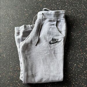 Nike Women’s Light Gray Sweatpants